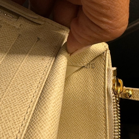 Louis Vuitton Damier Azur Wallet - Picture 10 of 10